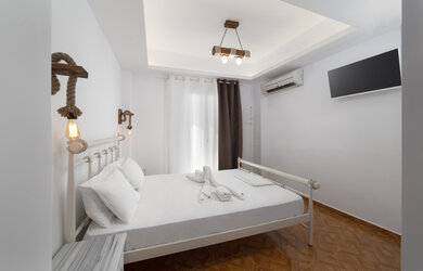 bluewaves-sitting-room